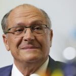 Aos gritos, Geraldo Alckmin pede: “Volta, Lula”