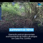 Operação policial desmantela acampamento do tráfico de drogas em Cabo Frio. Confira: