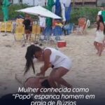 Mulher conhecida como “Popó” espanca homem em praia de Búzios