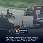 Acidente interdita parcialmente a RJ-106 em São Pedro da Aldeia