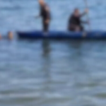 Policiais do GAT utilizaram barco para capturar jovens em fuga na Lagoa de Araruama, em Cabo Frio