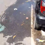 Morador do bairro José Gonçalves, em Búzios, denuncia vazamento de água na principal rua do bairro e cobra providências