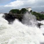 Marinha alerta ressaca do mar com ondas de até 3 metros em todo litoral do estado do Rio