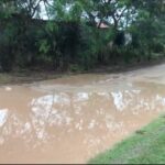 Moradores de Saquarema cobram melhorias nas ruas dos bairros Itaúna e Guarani