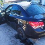 Carro afunda em buraco de Cabo Frio e morador sofre prejuízo de R$ 6 mil