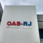 OAB de Cabo Frio emite nota de repúdio contra agressão a adolescente em praça pública