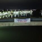 “Tchau querida”: Faixa é estendida na Ponte Márcio Corrêa após derrota de Magdala Furtado em Cabo Frio