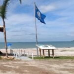 Praia das Pedras de Sapiatiba em São Pedro renova Bandeira Azul para a temporada 2024/2025