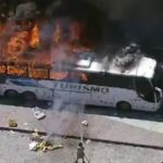 Torcedores uruguaios colocam fogo em ônibus no Rio de Janeiro antes de jogo contra Botafogo