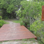 Búzios conclui revitalização do deck da Lagoa da Ferradura