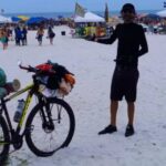 Para realizar o sonho de conhecer praias da Região dos Lagos, Homem pedala mais de 700 km