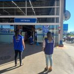 Cliente grava barata em freezer de supermercado em Cabo Frio e Vigilância Sanitária realiza vistoria