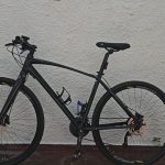 Homem invade casa e furta bicicleta em Cabo Frio; crime foi flagrado por câmeras