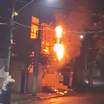 Poste pega fogo na Estrada do Alecrim, em São Pedro da Aldeia