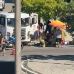 Motociclista fica ferido em colisão com caminhão em Cabo Frio