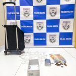 Homem com passagens por roubo e violência doméstica é preso por tráfico de drogas em Araruama