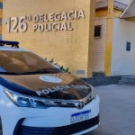 Homem é preso após atacar mulher com foice em tentativa de feminicídio em Cabo Frio