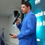 Psicólogo de São Pedro da Aldeia cria instituto referência na formação profissional sobre autismo