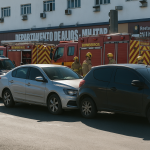 Trânsito caótico em Cabo Frio: engavetamento com 5 carros trava descida da Ponte Wilson Mendes