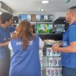 Procon retira cartazes irregulares às vésperas do Dia dos Pais em Cabo Frio