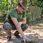 Jiboia é encontrada morta com golpes na cabeça e revolta moradores de Saquarema
