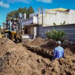 Obras de drenagem e recuperação viária avançam no Jardim Olinda e melhoram infraestrutura em Cabo Frio