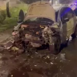Dois jovens morrem após colisão frontal na RJ-106, em Rio das Ostras; vítimas tinham 20 e 24 anos