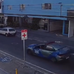 Homem atira pedra e quebra vidro de imóvel diante de policiais em Saquarema