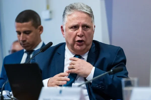 TRE-RJ indefere candidatura de Anthony Garotinho ao Governo do Rio por suspensão dos direitos políticos