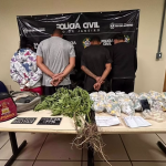 Ação contra o tráfico termina  com quatro presos e mais de 1,4 mil  pinos de cocaína em Arraial do Cabo