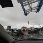 Dois carros batem na altura do Foguete, na RJ-140, em Cabo Frio