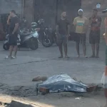 Acidente entre caminhonete e moto deixa uma pessoa morta no Jardim Esperança, em Cabo Frio