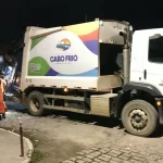 Feriado aumenta volume de lixo nas praias de Cabo Frio, com quase cinco vezes a média diária