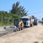Arraial do Cabo inicia recuperação do asfalto na RJ-102, com obras em cinco localidades