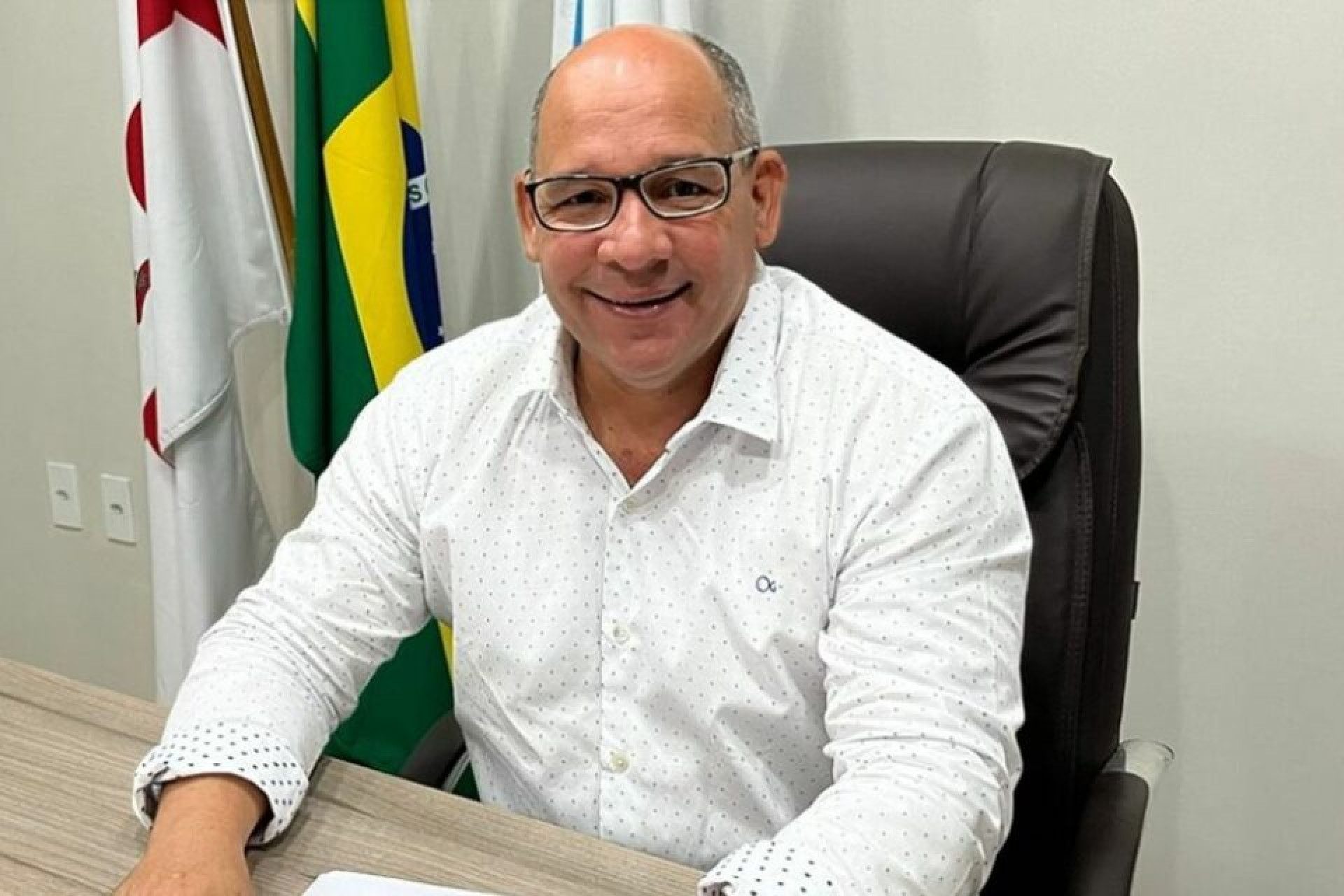Marcelo Magno anuncia apoio a Flávio Bolsonaro e reforça aliança com Altineu Côrtes em Arraial do Cabo
