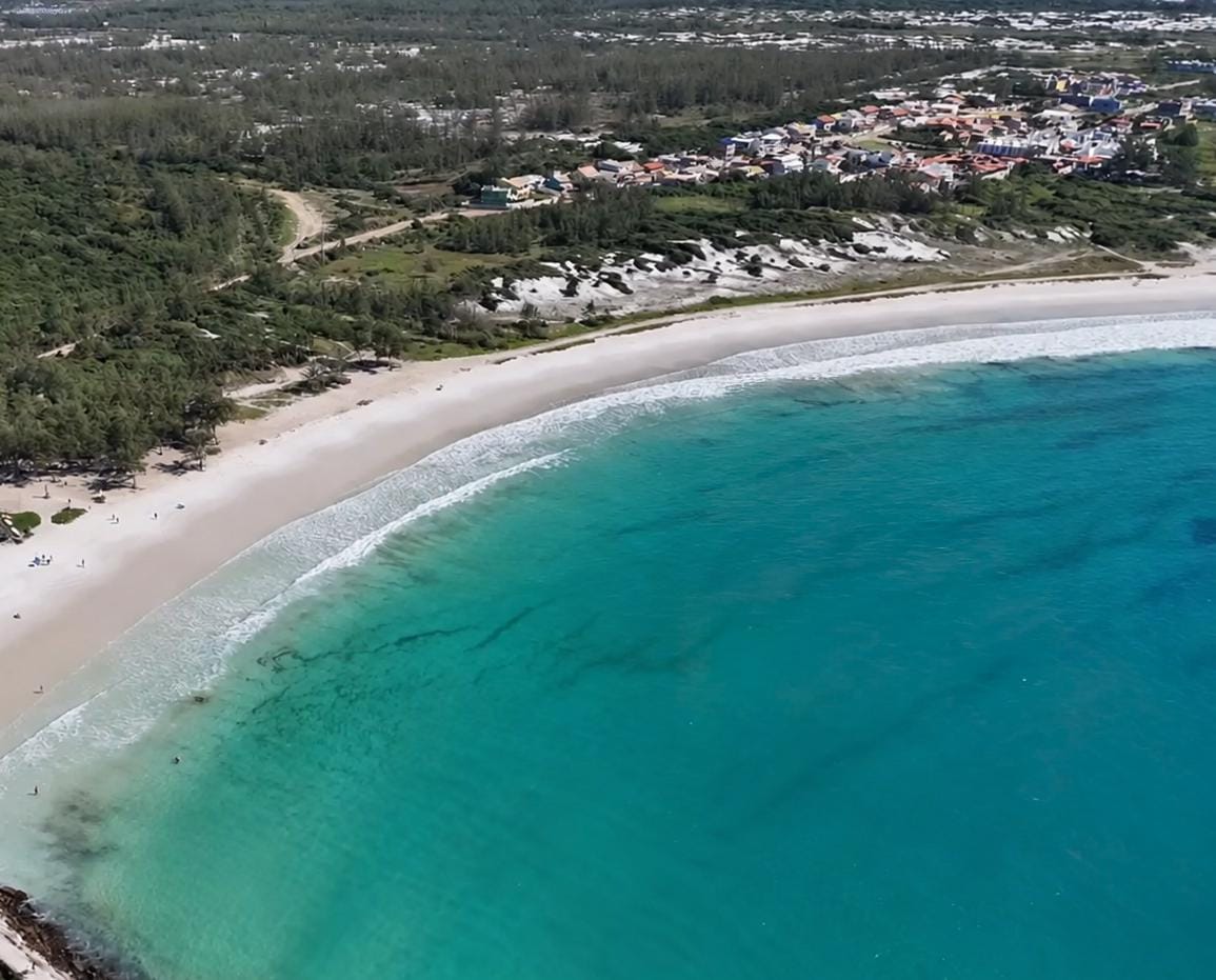 Praia do Pontal avança na certificação Bandeira Azul em Arraial do Cabo
