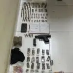 Polícia Militar prende três homens por tráfico de drogas e porte ilegal de arma em Araruama